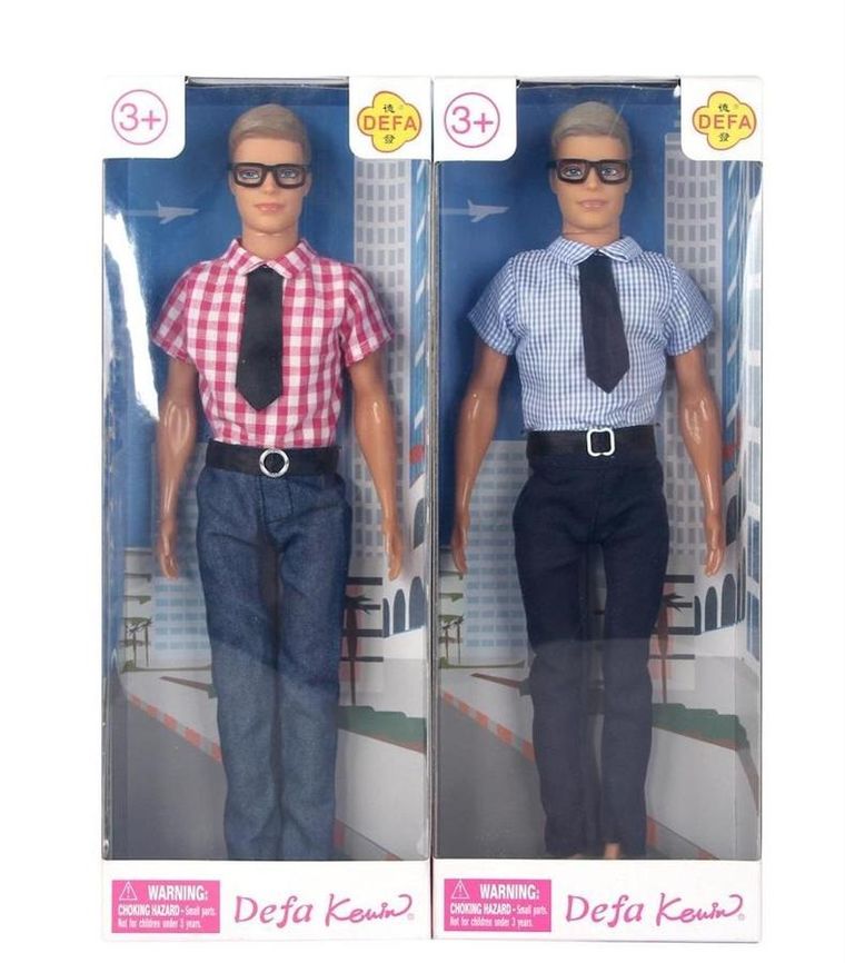 Defa, Kevin, lalka w koszuli