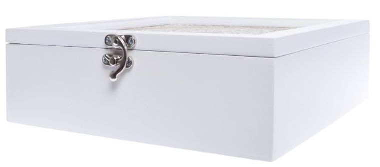 Drewniane pudełko z materiałem