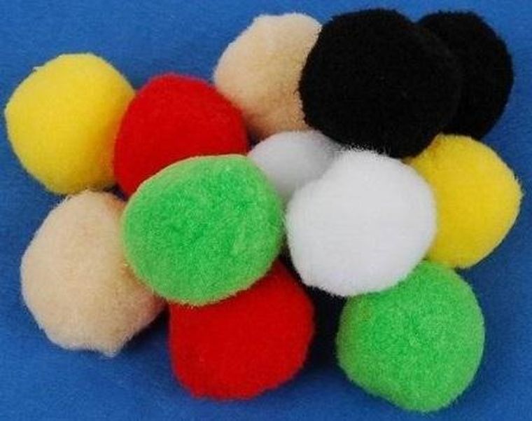 Fandy, pompony poliestrowe, 40 mm