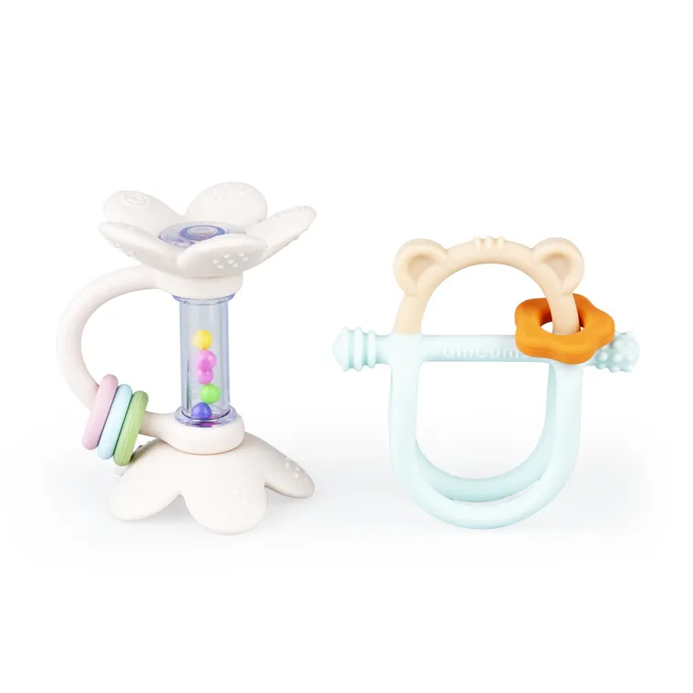 GiliGums, zestaw startowy: gryzak i grzechotka, kremowy