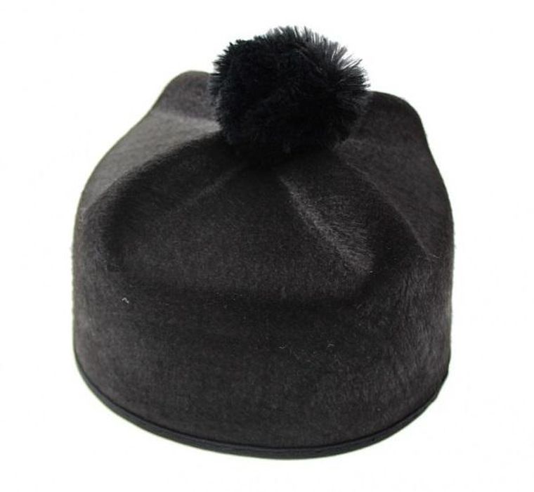 Godan, Czapka księdza, element przebrania