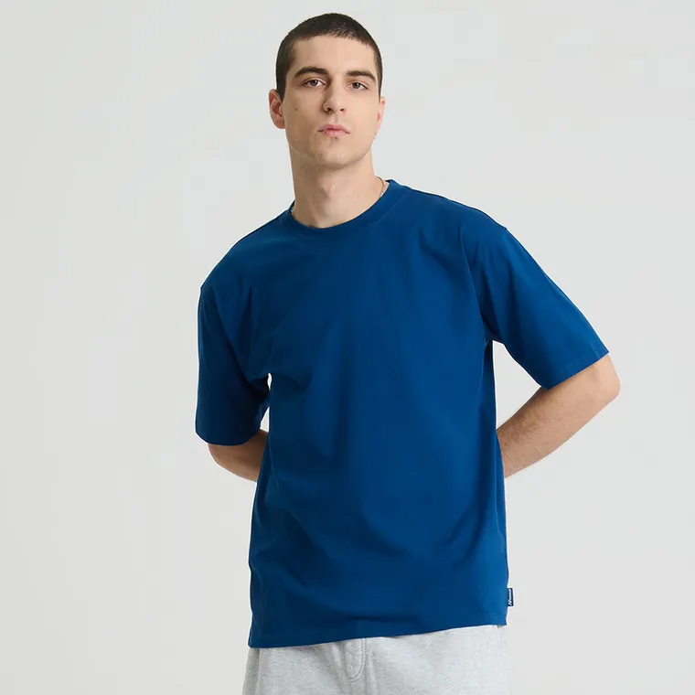 Granatowa koszulka basic o kroju relaxed NOWEAR