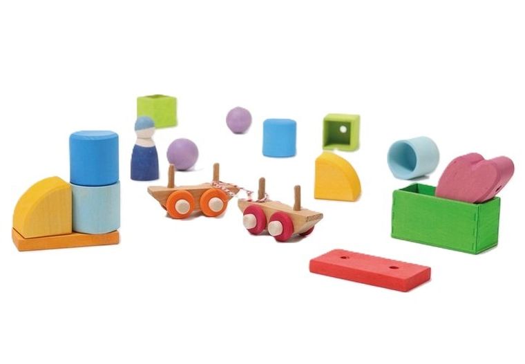 Grimm's, pociąg na kółkach, drewniana układanka klockowa