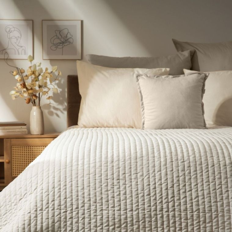 Homla, Bristles, narzuta, w pikowane pasy beżowa, 200-220 cm, 715709