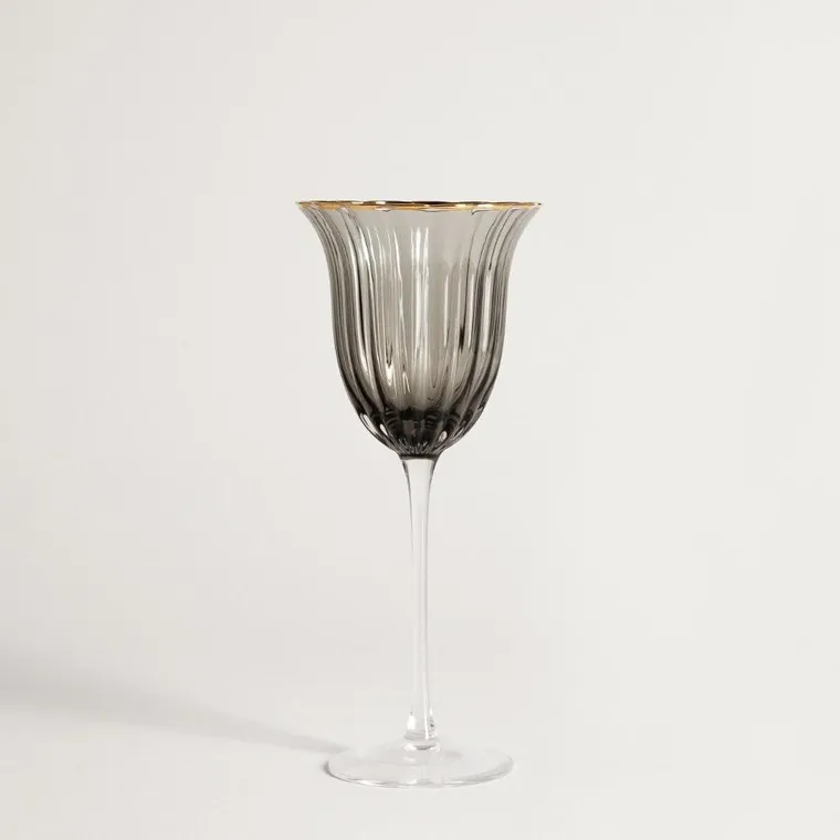 Homla, Scuro, kieliszek do wina, czarny ze złotym rantem, 0,45l