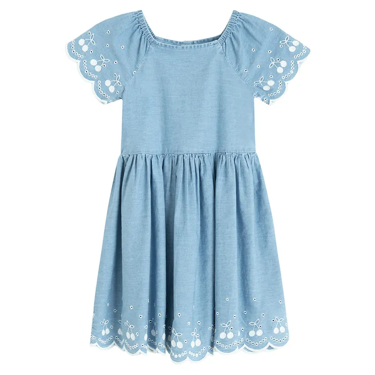 Jeansowa sukienka z haftem Cool Club