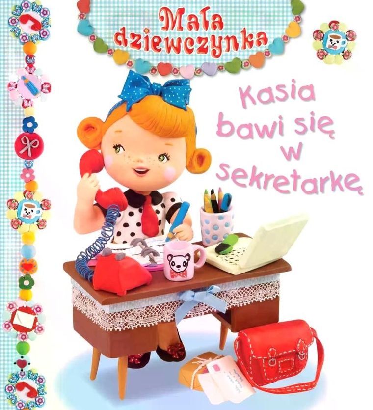 Kasia bawi się w sekretarkę. Mała dziewczynka