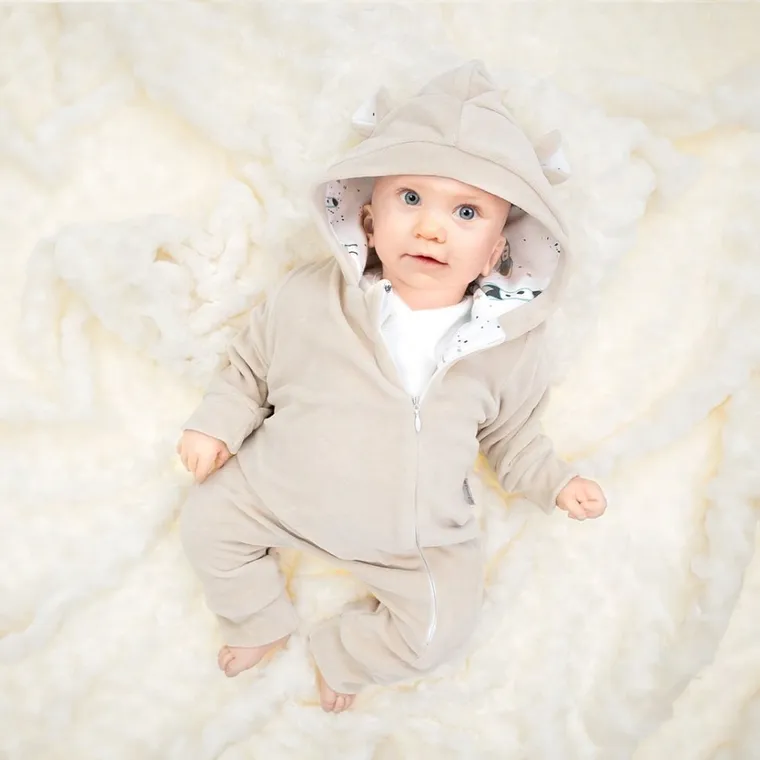 Kombinezon przejściowy chłopięcy z kapturem, ocieplany, welurowy, beżowy, Nicol