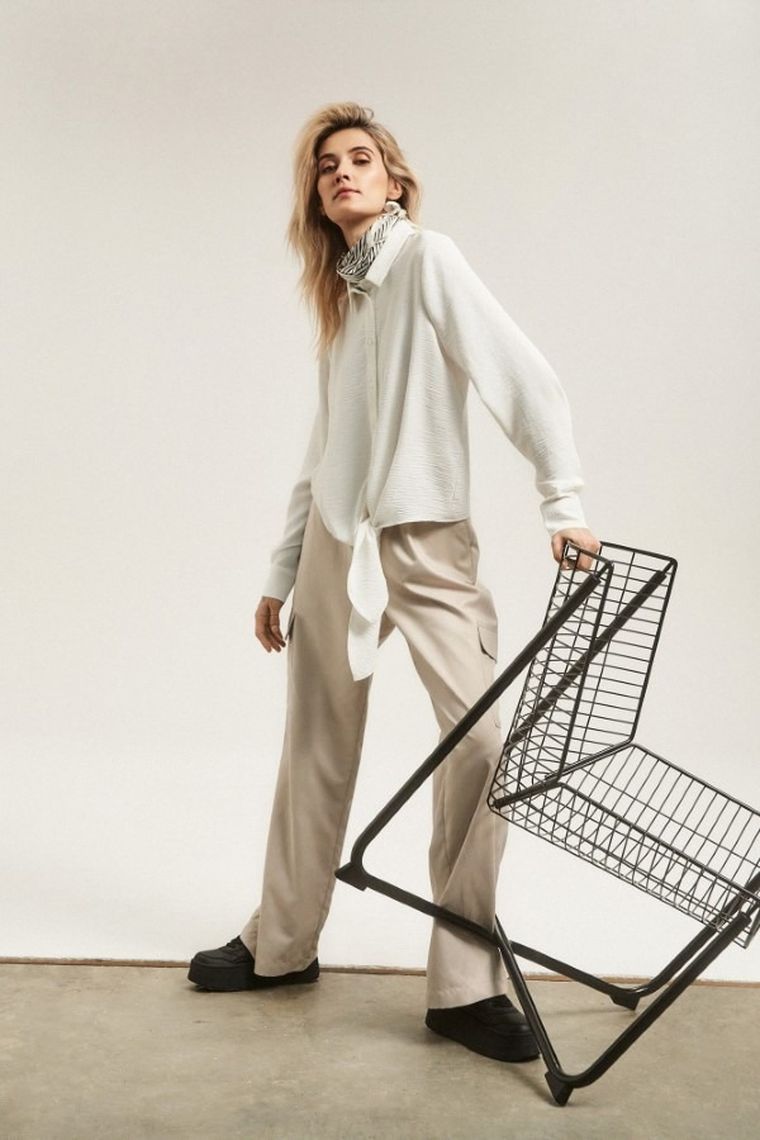 Koszula damska z długim rękawem, biała, Moodo