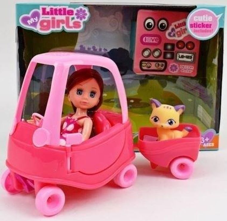 Maksik, lalka w pojeździe z akcesoriami