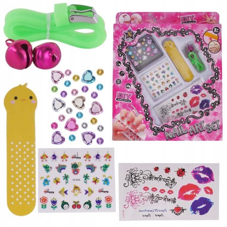 Maksik, zestaw piękności z naklejkami i pilnikiem