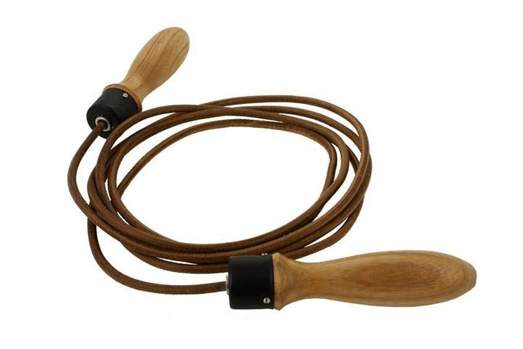 Maxwel, skakanka, skóra i drewno