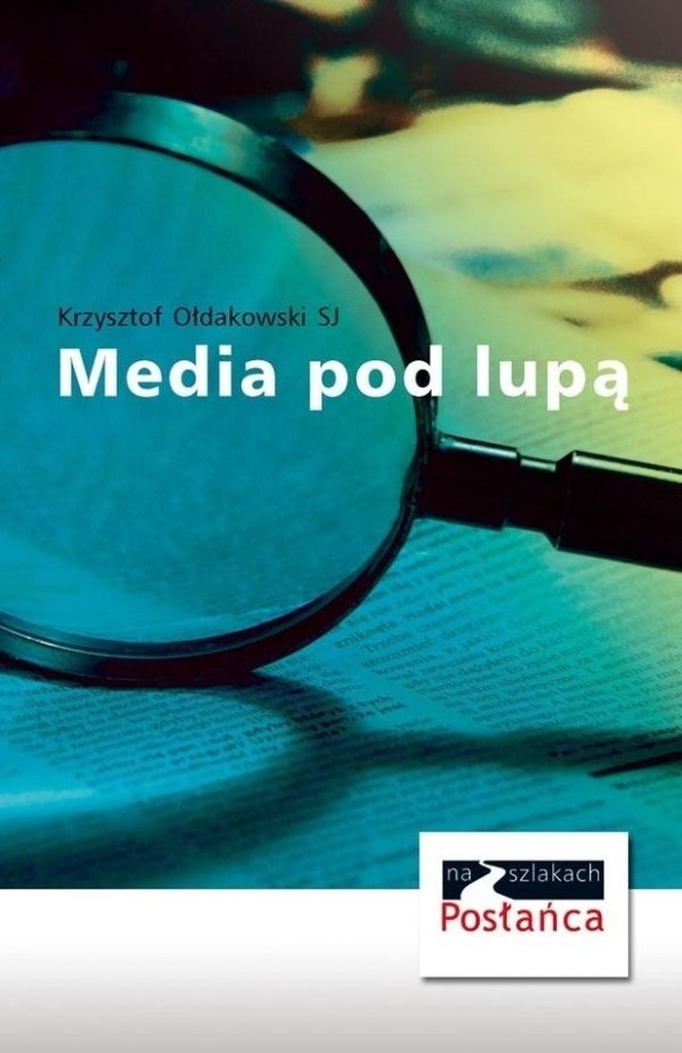 Media pod lupą