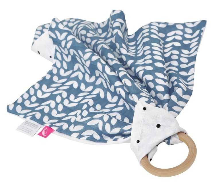 Motherhood, Classics Niebieski 2023 gryzak z pieluszką przytulanką