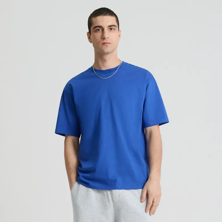 Niebieska koszulka basic o kroju relaxed NOWEAR