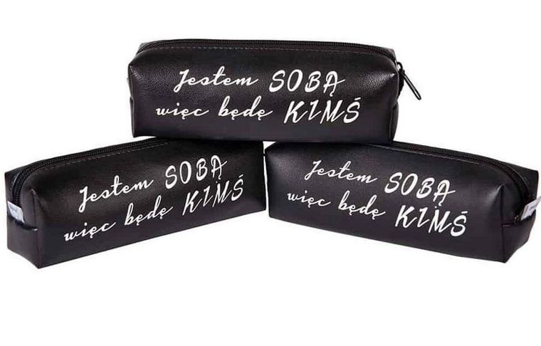 Pajacyk, piórnik jednokomorowy, Jestem sobą więc będę kimś