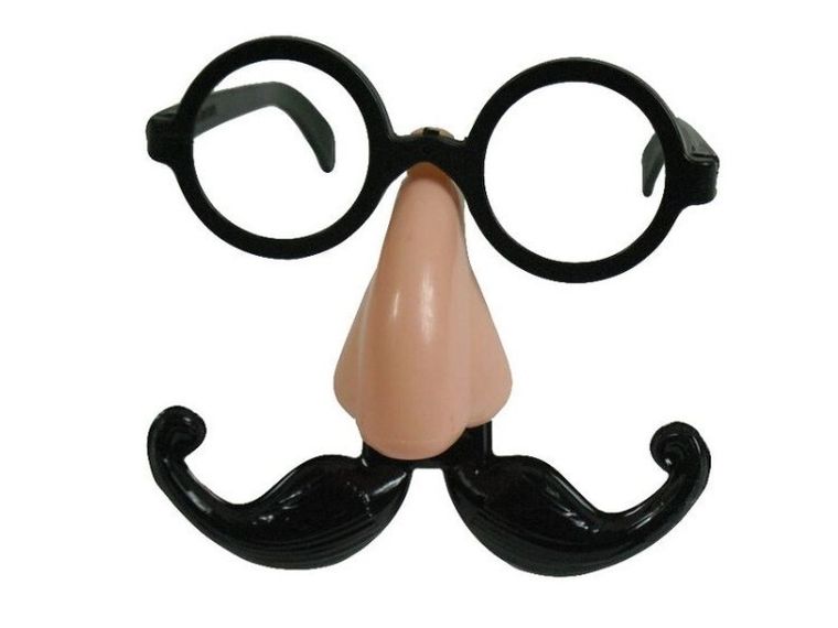 Party Tino, okulary profesora