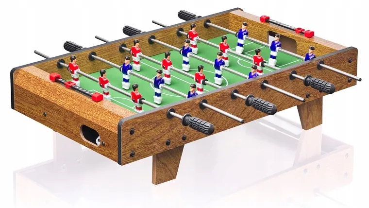Popular, drewniany stół do piłkarzyków
