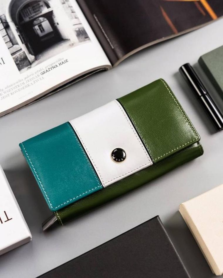 Portfel, zielony, skórzany, RFID, Peterson