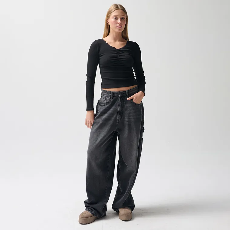 Prążkowana koszulka z domieszką modalu NOWEAR