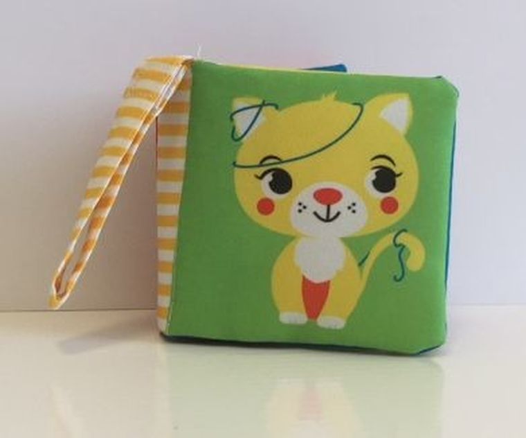 Przytul mnie. Kotek. Miękka księżeczka