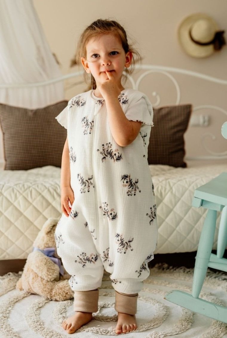 Pulp, Wesoła Zebra, śpiworek ze skarpetkami, muślin, TOG 0.5, 2-4 l.