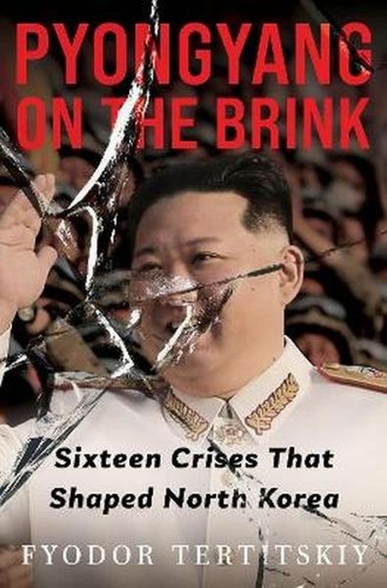 Pyongyang on the Brink. Sixteen Crises That Shaped North Korea