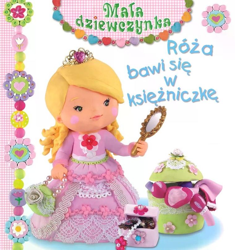 Róża bawi się w księżniczkę. Mała dziewczynka