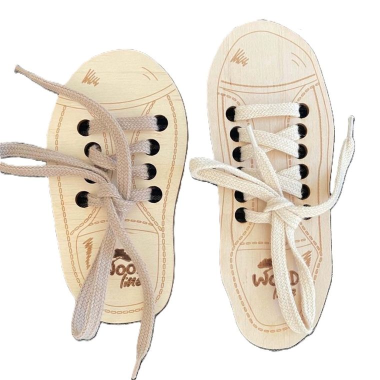 Seneka, Bucik edukacyjny, nauka wiązania sznurówek