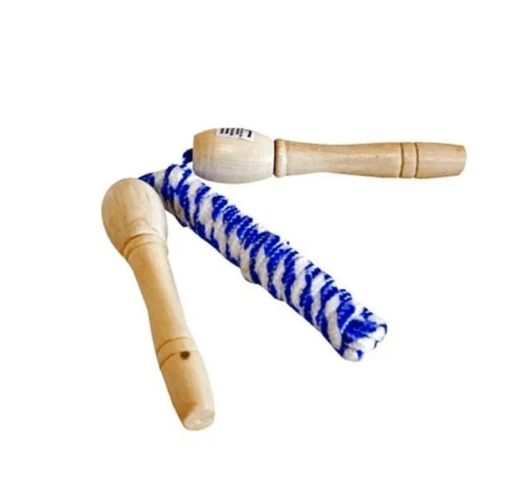 Simba, skakanka sznurkowa z drewnianymi uchwytami