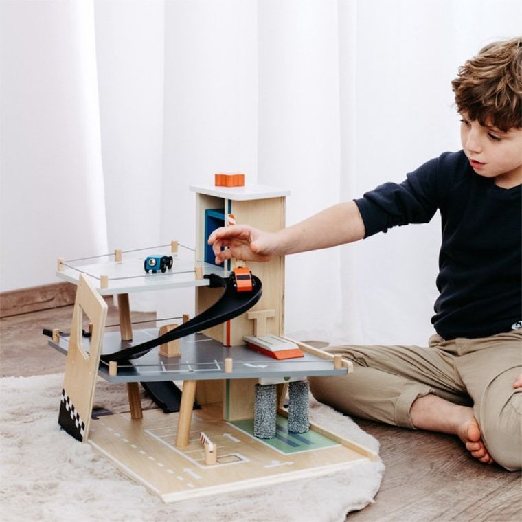 Small Foot, parking dla autek rajdowych