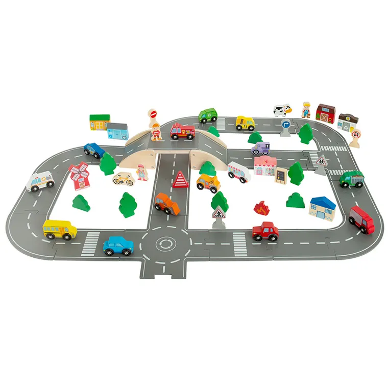 Smiki, Miasto, drewniany tor samochodowy