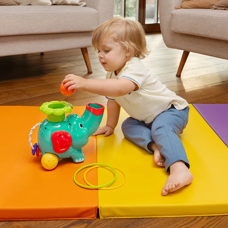 Smiki, Strzelający słonik, zabawka interaktywna