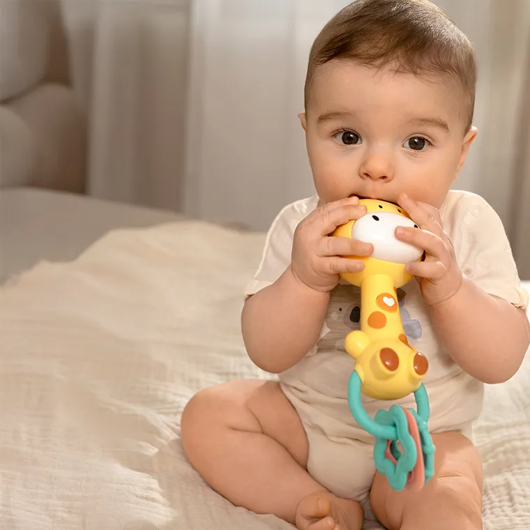 Smiki, Żyrafa, grzechotka muzyczna z gryzakiem, żółta