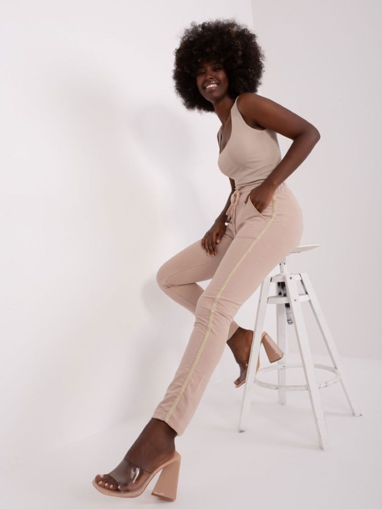 Spodnie dresowe damskie, beżowe, Relevance