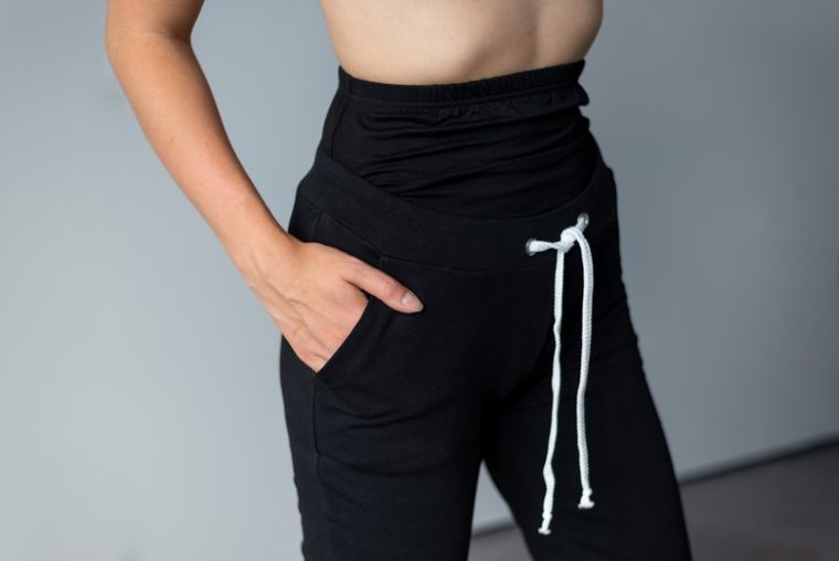 Spodnie dresowe damskie, ciążowe, czarne, odpinany pas, Miracle