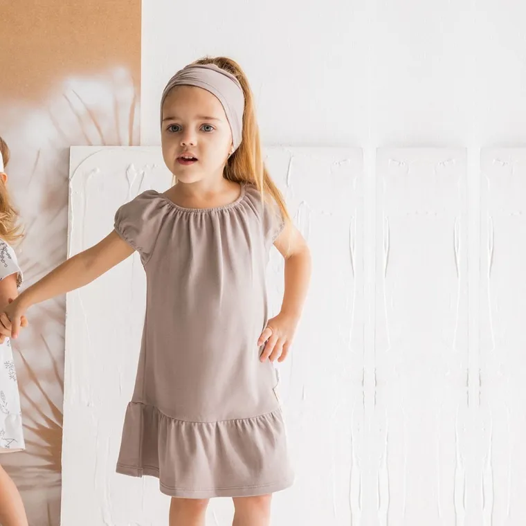 Sukienka dziewczęca z krótkim rękawem, beżowa, Nicol