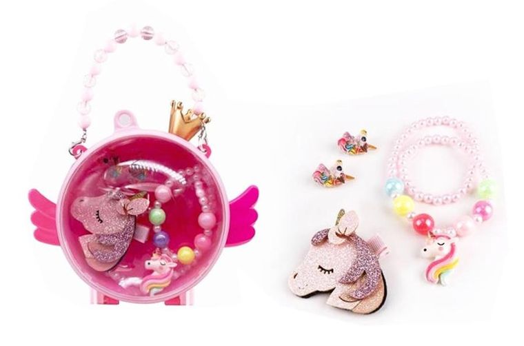 Swede, biżuteria w torebce