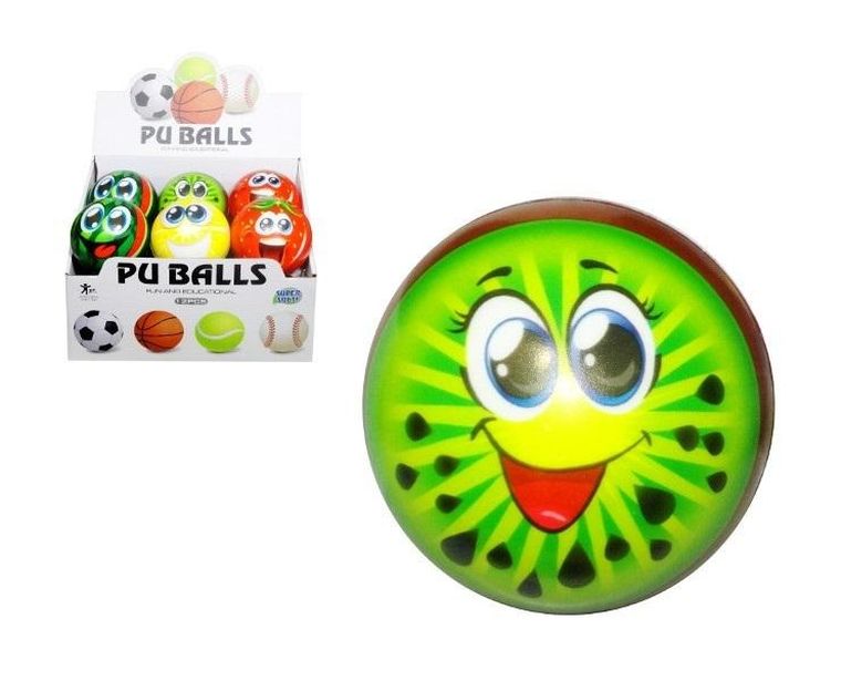 Swede, piłka, owoce