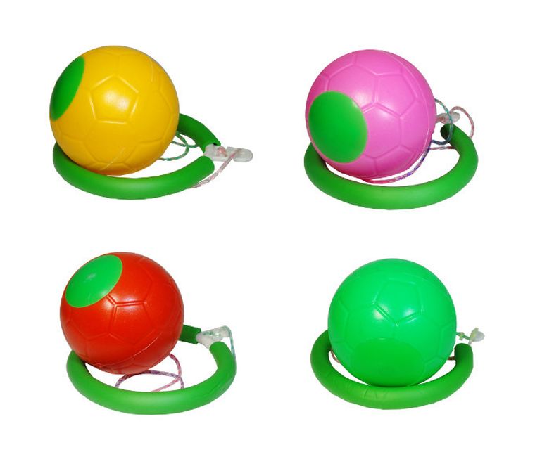 Swede, traf piłką w obręcz