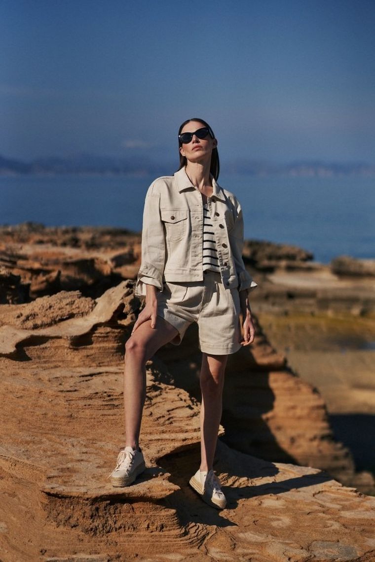 Szorty damskie, beżowe, Moodo