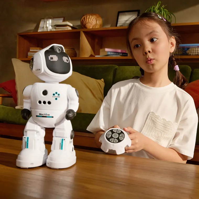 Tech-Bot, interaktywny robot zdalnie sterowany