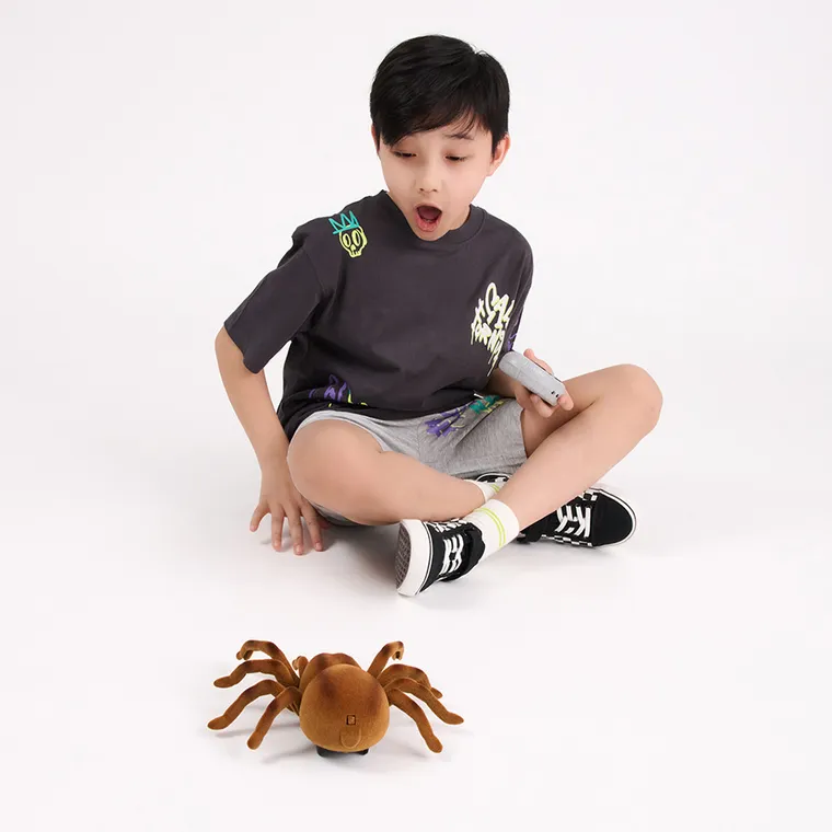 Tech-Bot, Nature, tarantula zdalnie sterowana