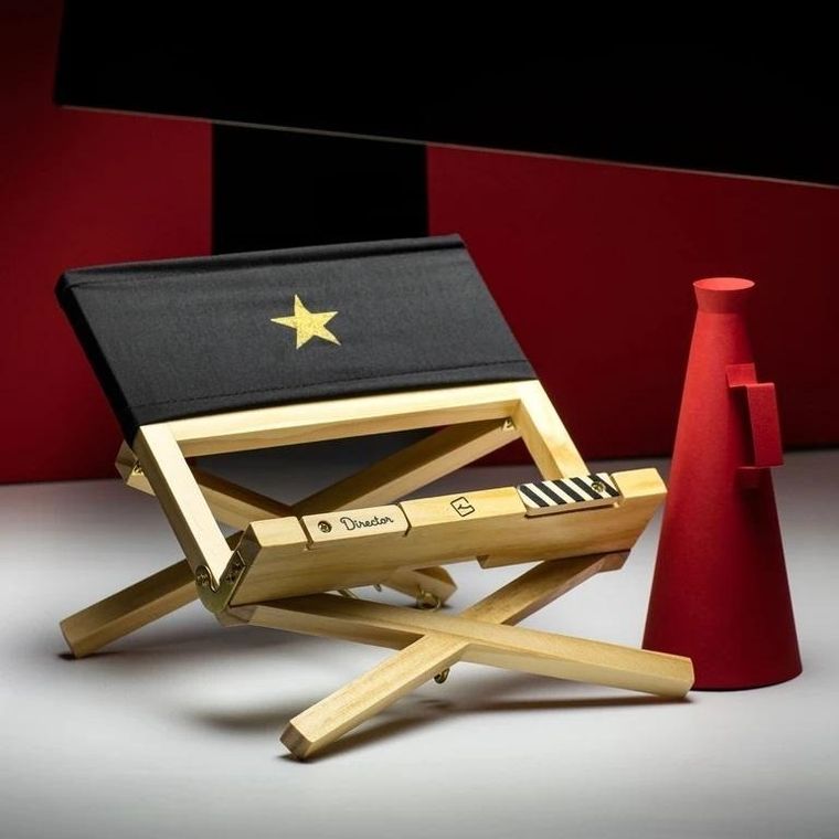 Thinking Gifts, Book Chair, podstawka pod książkę lub tablet, reżyser