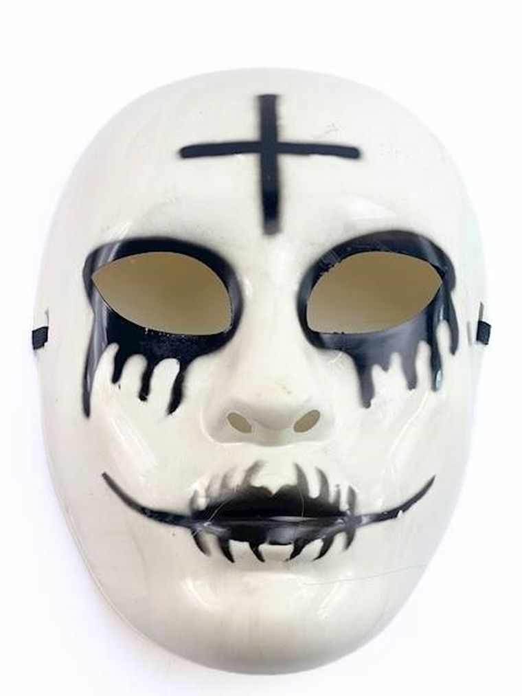 Twarz z krzyżem, maska plastikowa