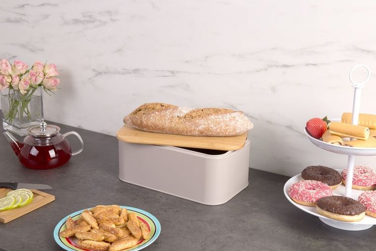 Zeller, metalowy chlebak z bambusową deską do krojenia, szary, 2w1