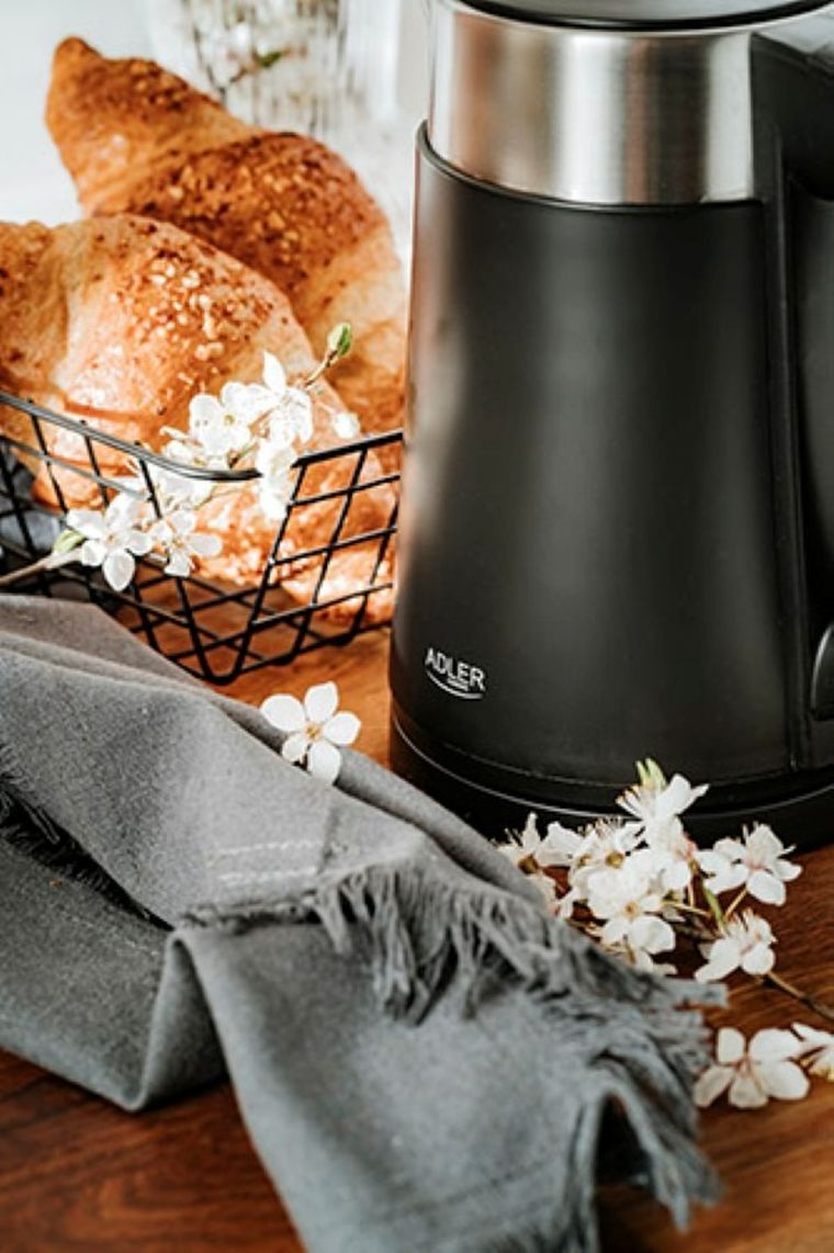 Adler, czajnik elektryczny, czarny, 0,6l, AD 1372