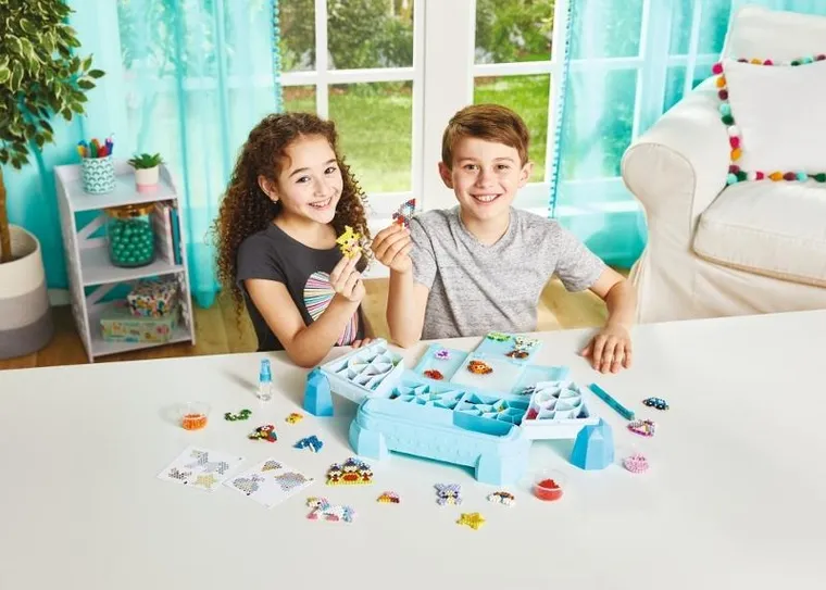 Aquabeads, Design Factory, fabryka projektowania, koraliki wodne, zestaw startowy, 1500 elementów, 31775
