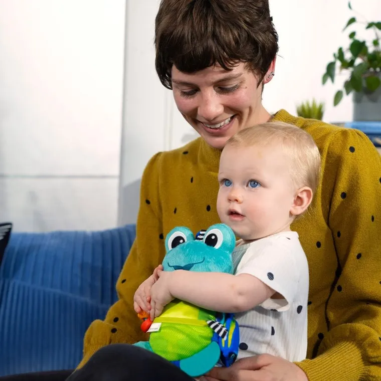 Baby Einstein, żółwik pluszowy sensoryczny do wózka z zaczepem