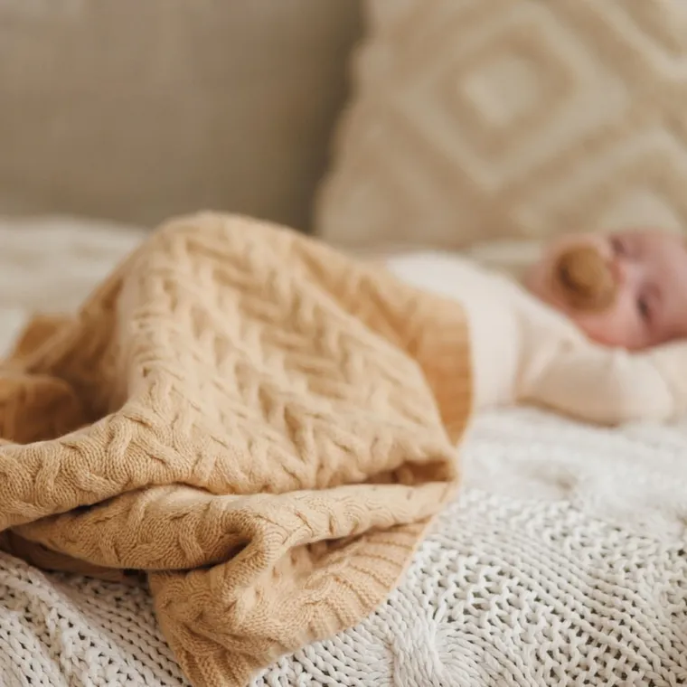 BabyOno, kocyk z wełny merino, ciemny beż